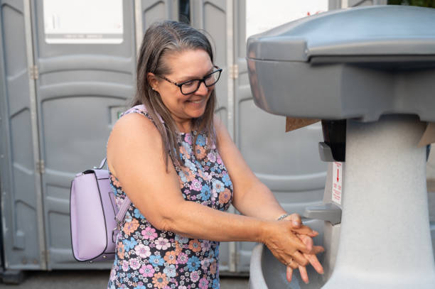 Best Portable bathroom rental  in Shorewood, IL